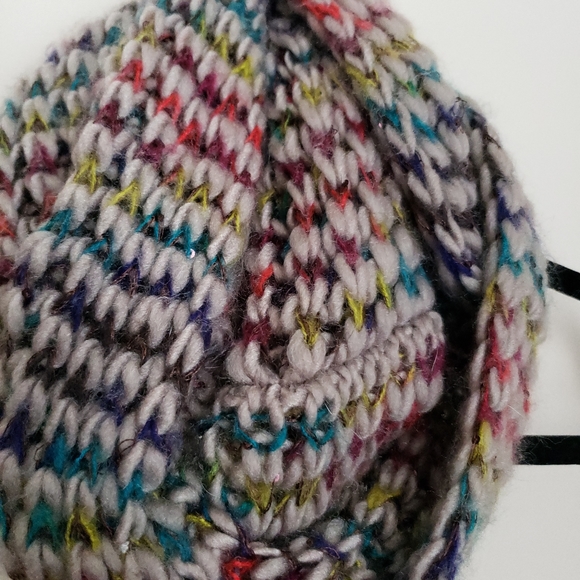 Warm Infinity Scarf - Multicolored - Picture 5 of 5